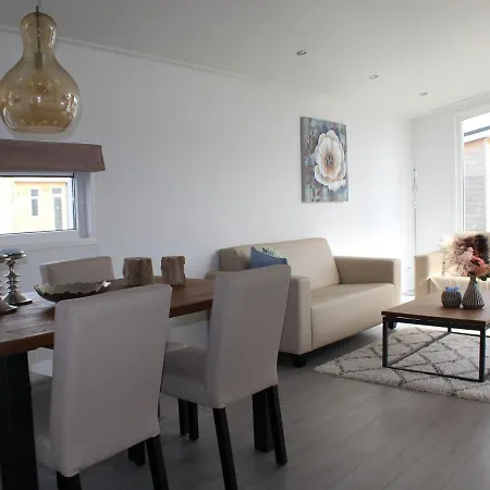 بيت للعطل Chic With Sauna *