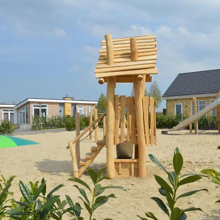 Vakantiehuis Chic With Sauna *