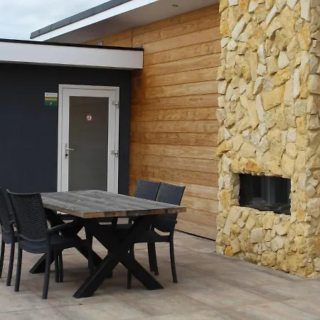 Vakantiehuis Chic With Sauna *